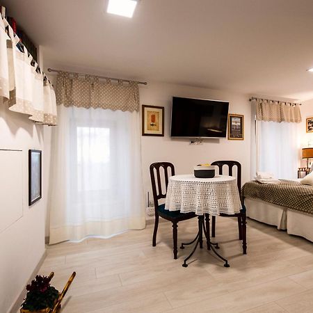 Affittacamere Pozzo Bianco ออร์เวียโต ภายนอก รูปภาพ